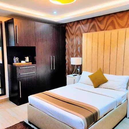 The Cabin Hotel 阿克拉 外观 照片