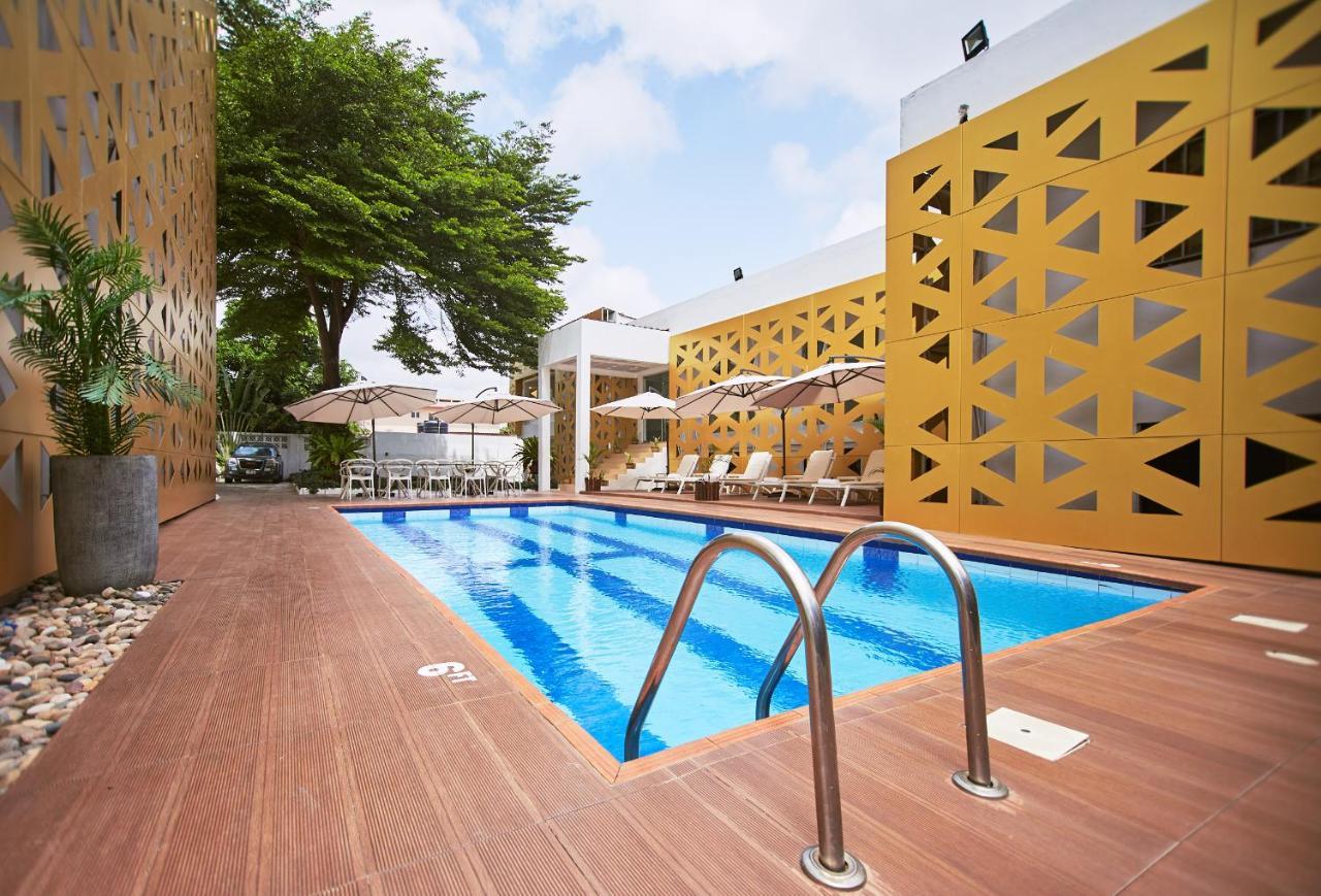 The Cabin Hotel 阿克拉 外观 照片