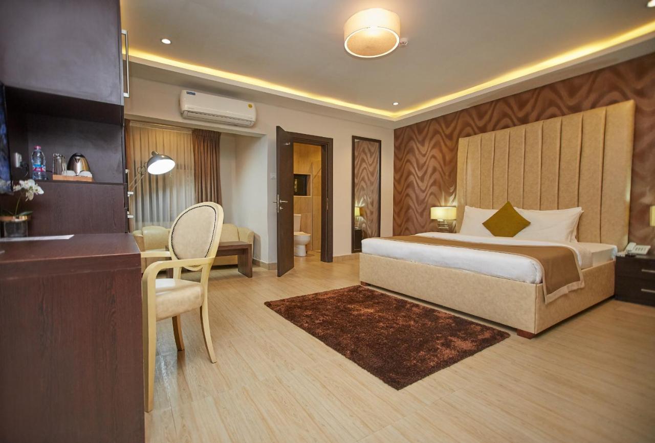The Cabin Hotel 阿克拉 外观 照片