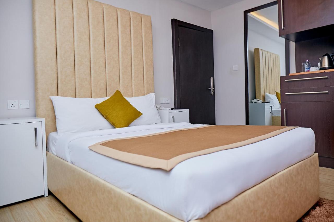 The Cabin Hotel 阿克拉 外观 照片