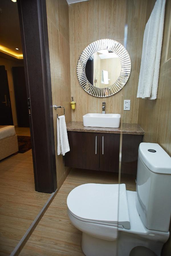 The Cabin Hotel 阿克拉 外观 照片