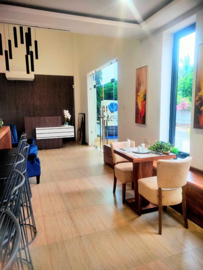 The Cabin Hotel 阿克拉 外观 照片