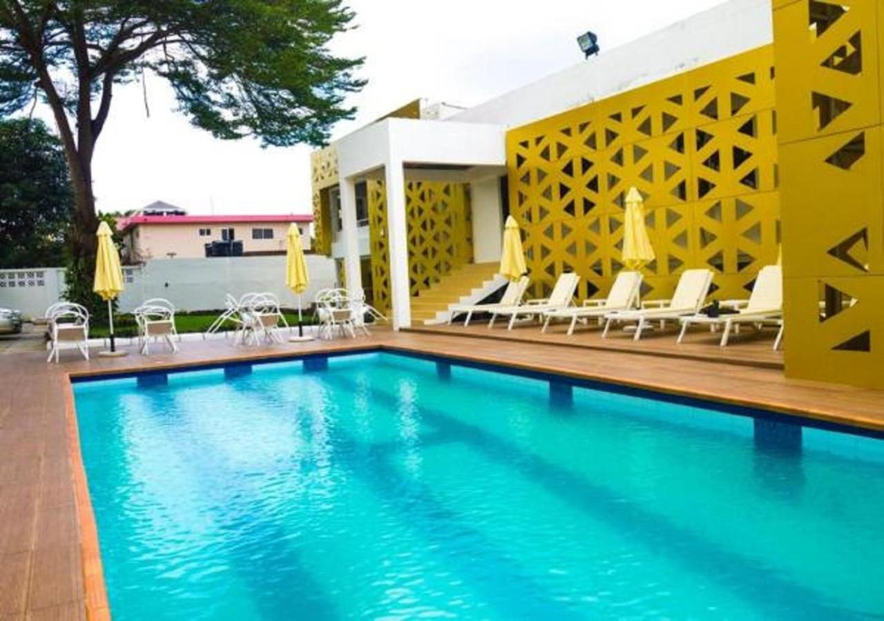 The Cabin Hotel 阿克拉 外观 照片