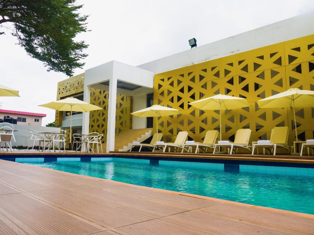The Cabin Hotel 阿克拉 外观 照片