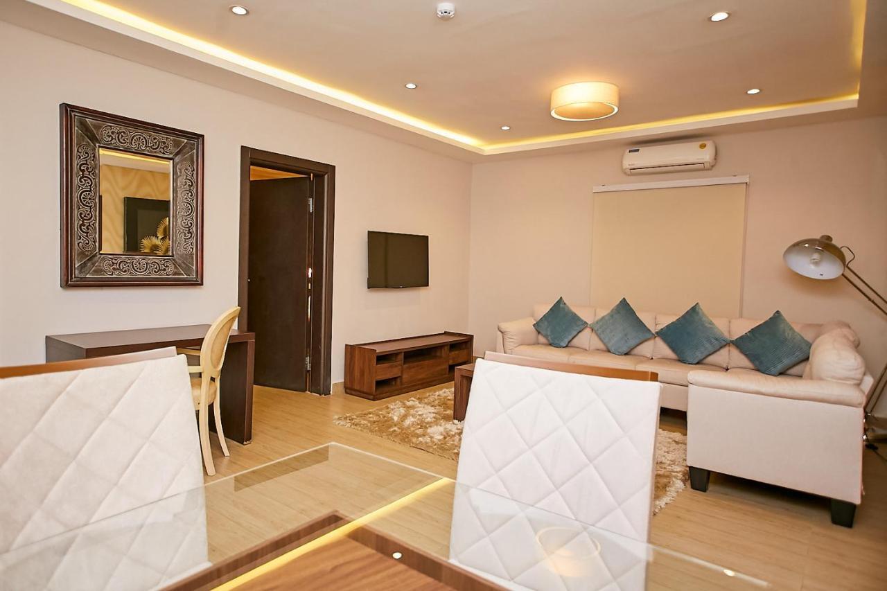 The Cabin Hotel 阿克拉 外观 照片