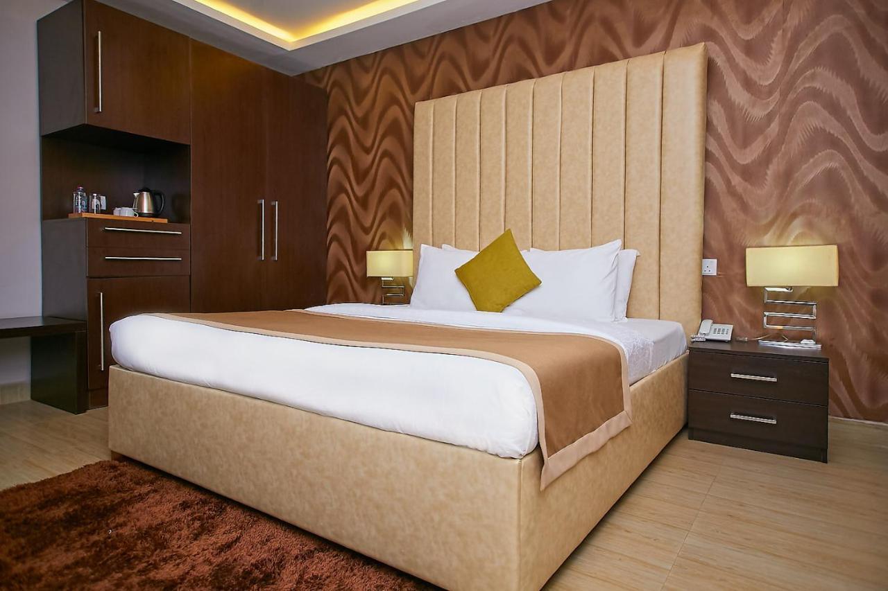 The Cabin Hotel 阿克拉 外观 照片